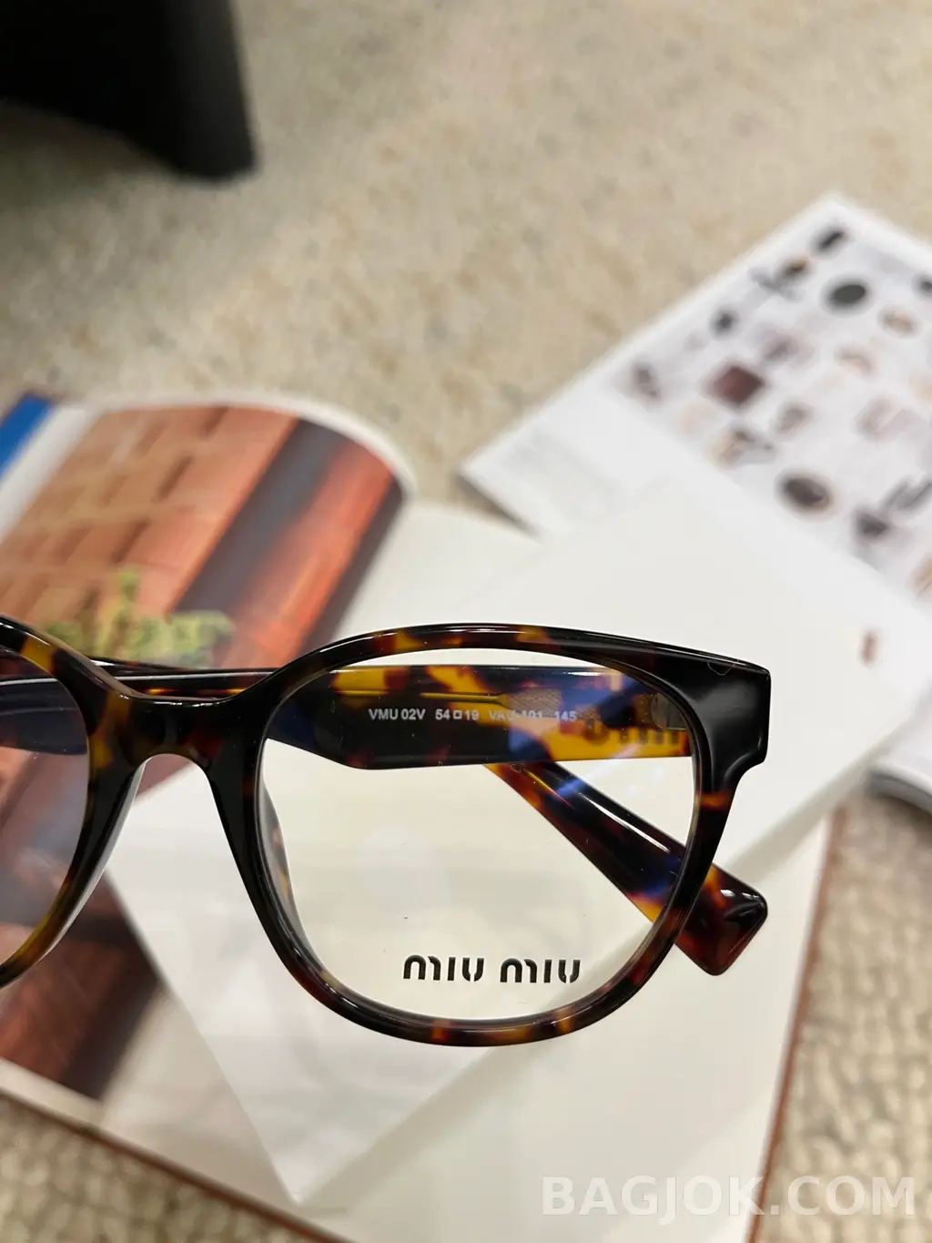 미우미우 MiuMiu VMU 02V 캣아이 안경 상세 이미지