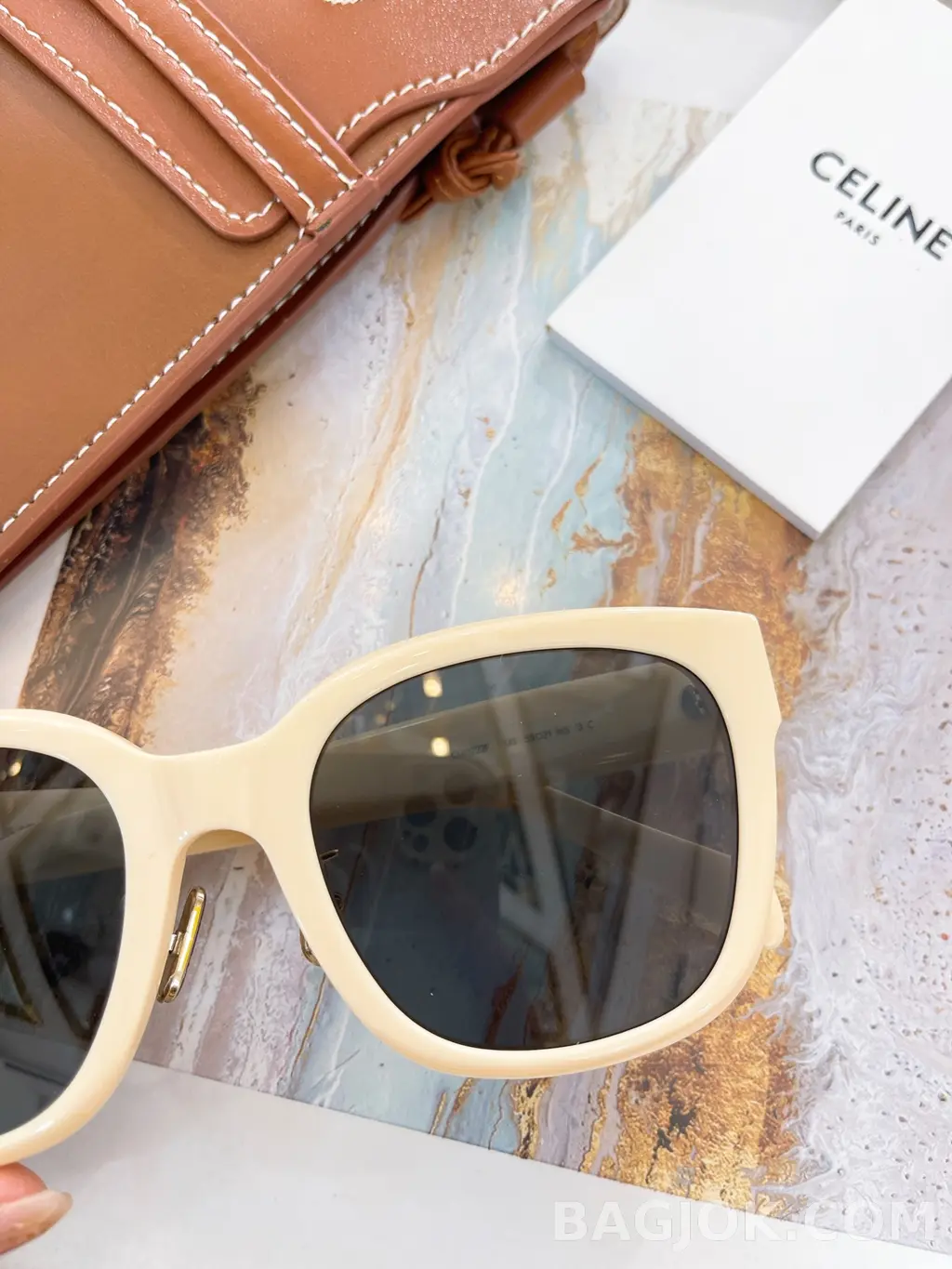 셀린느 Celine CL40222F 트리옹프 Sunglasses 상세 이미지