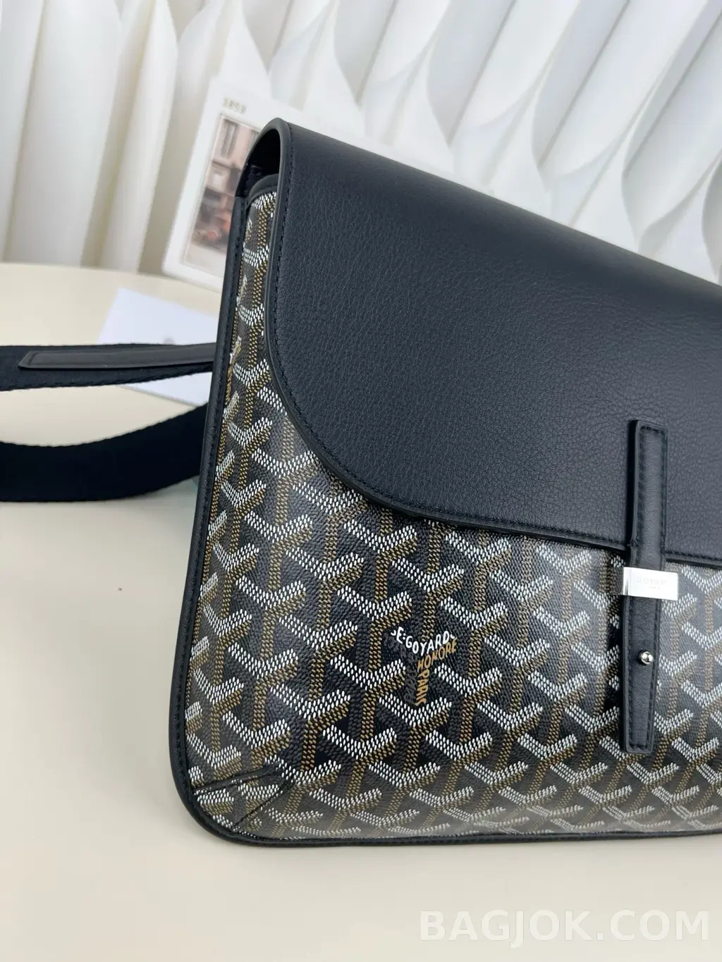 고야드 GOYARD 쿠르지에 메신저백 상세 이미지
