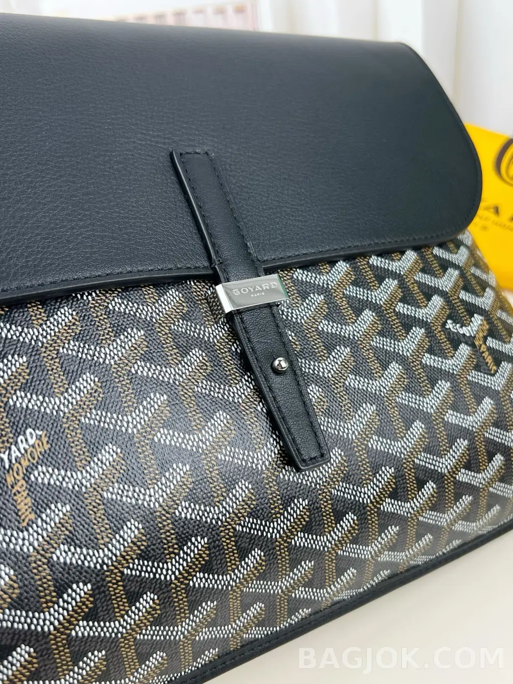 고야드 GOYARD 쿠르지에 메신저백 상세 이미지