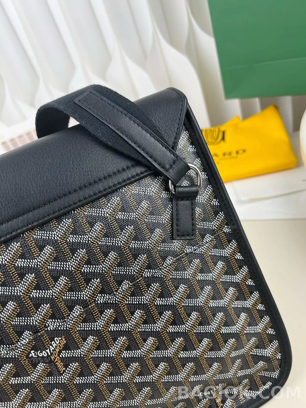 고야드 GOYARD 쿠르지에 메신저백 상세 이미지