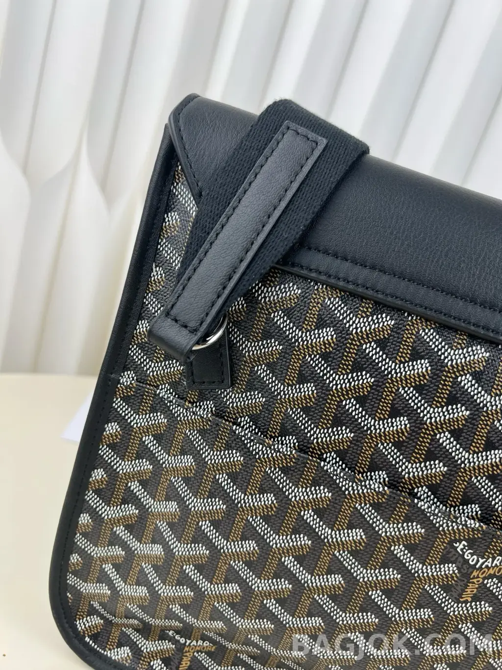 고야드 GOYARD 쿠르지에 메신저백 상세 이미지