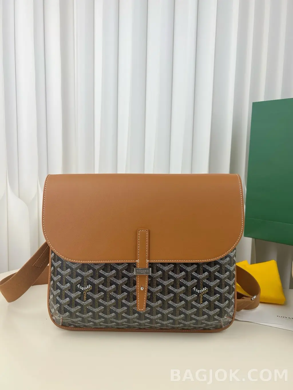 고야드 GOYARD 쿠르지에 메신저백 상세 이미지