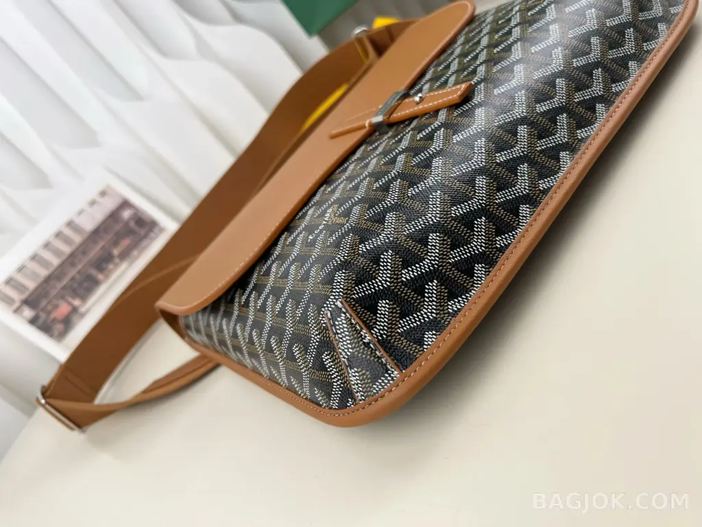 고야드 GOYARD 쿠르지에 메신저백 상세 이미지