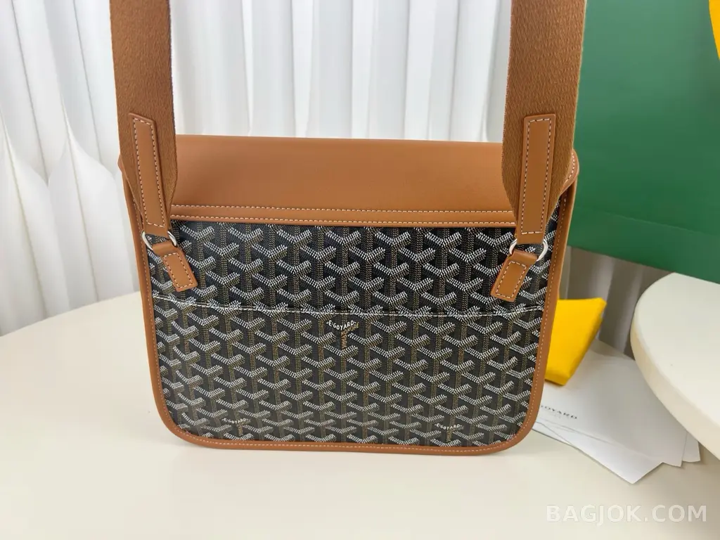 고야드 GOYARD 쿠르지에 메신저백 상세 이미지