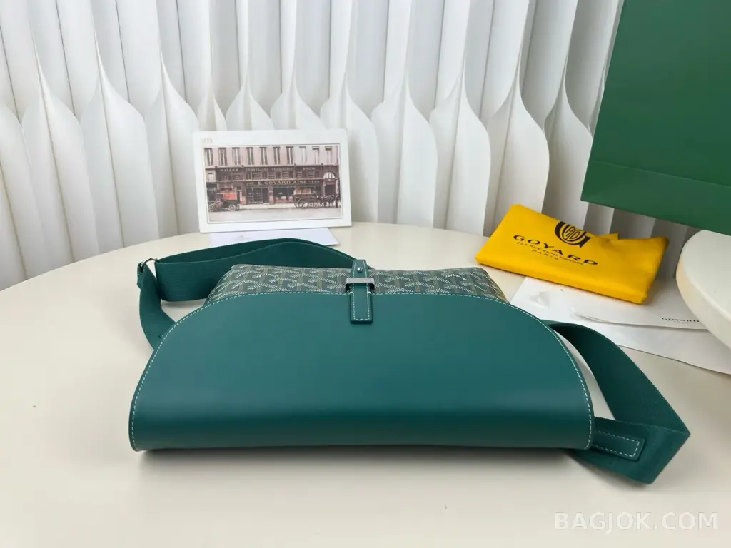 고야드 GOYARD 쿠르지에 메신저백 상세 이미지