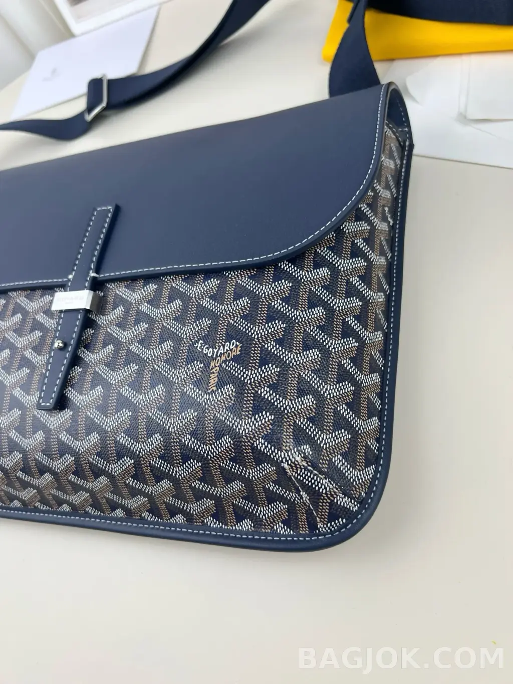 고야드 GOYARD 쿠르지에 메신저백 상세 이미지