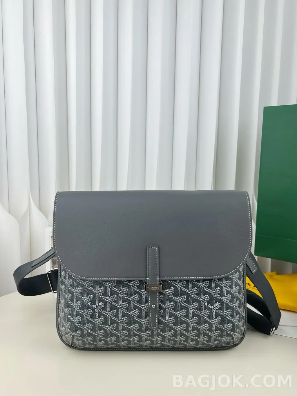 고야드 GOYARD 쿠르지에 메신저백 상세 이미지