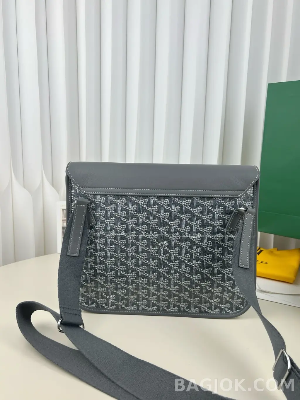 고야드 GOYARD 쿠르지에 메신저백 상세 이미지