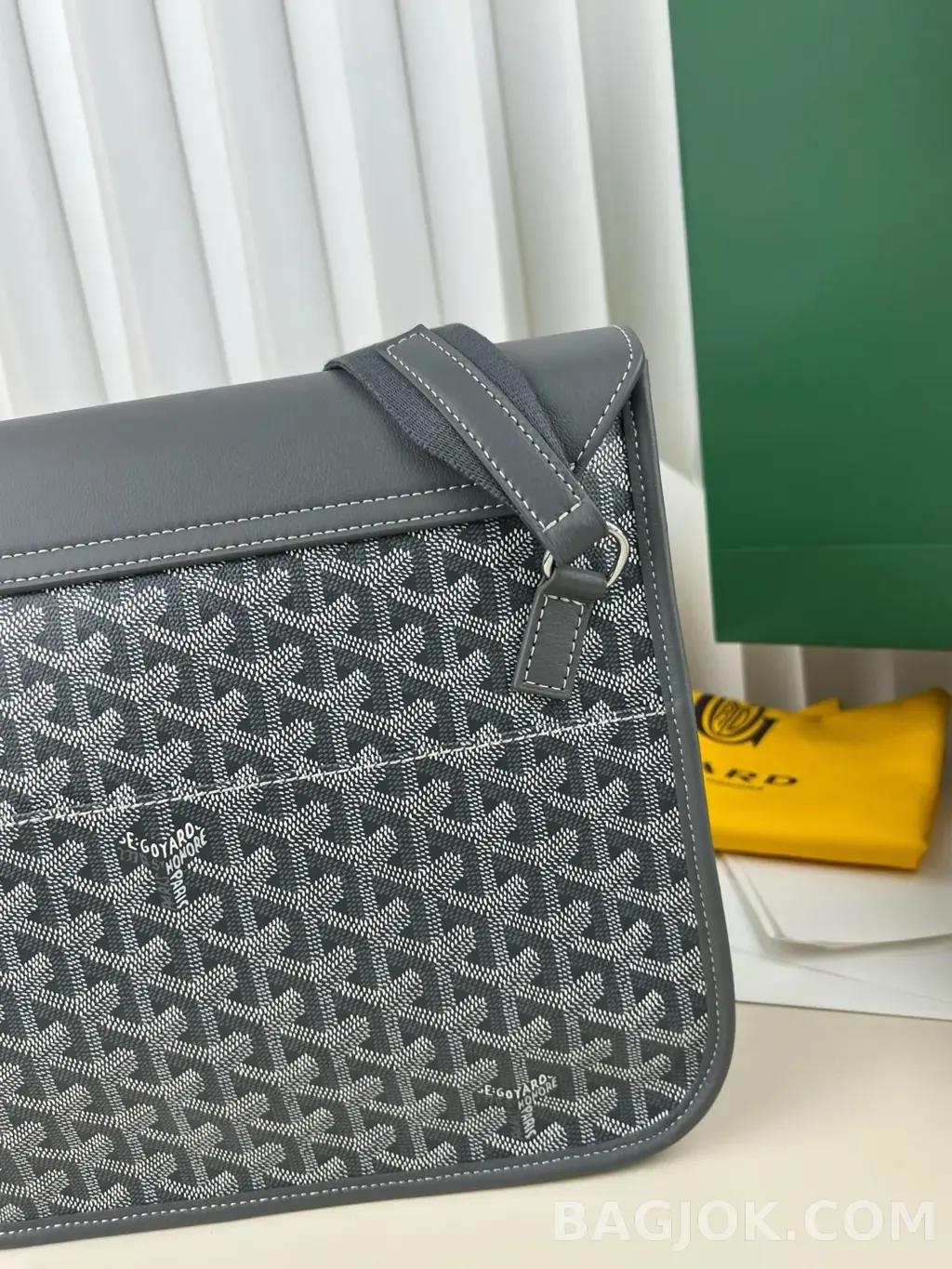 고야드 GOYARD 쿠르지에 메신저백 상세 이미지