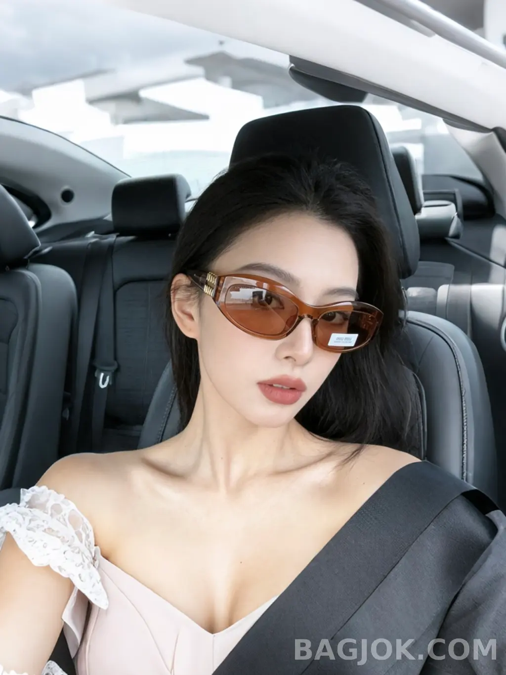 미우미우 MiuMiu SMU14ZS Sunglasses 상세 이미지
