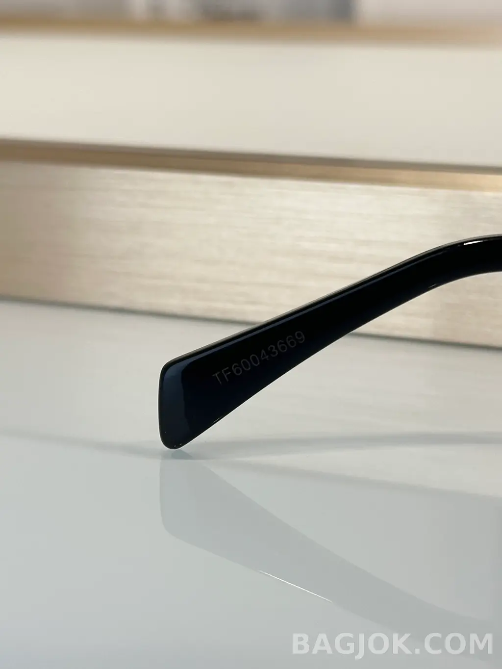 셀린느 Celine CL40235U 메탈 트리옹프 Sunglasses 상세 이미지