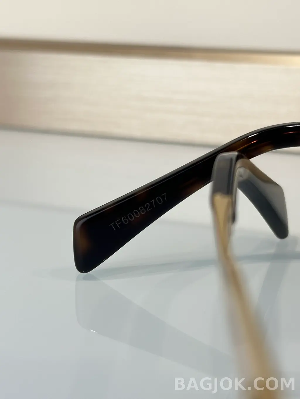 셀린느 Celine CL40235U 메탈 트리옹프 Sunglasses 상세 이미지