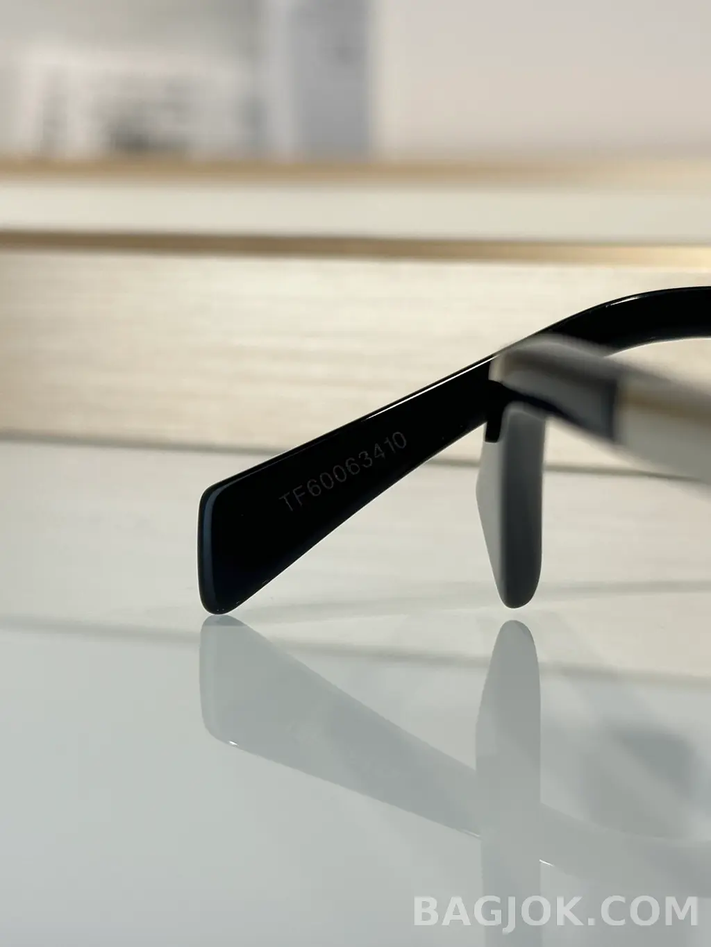 셀린느 Celine CL40235U 메탈 트리옹프 Sunglasses 상세 이미지