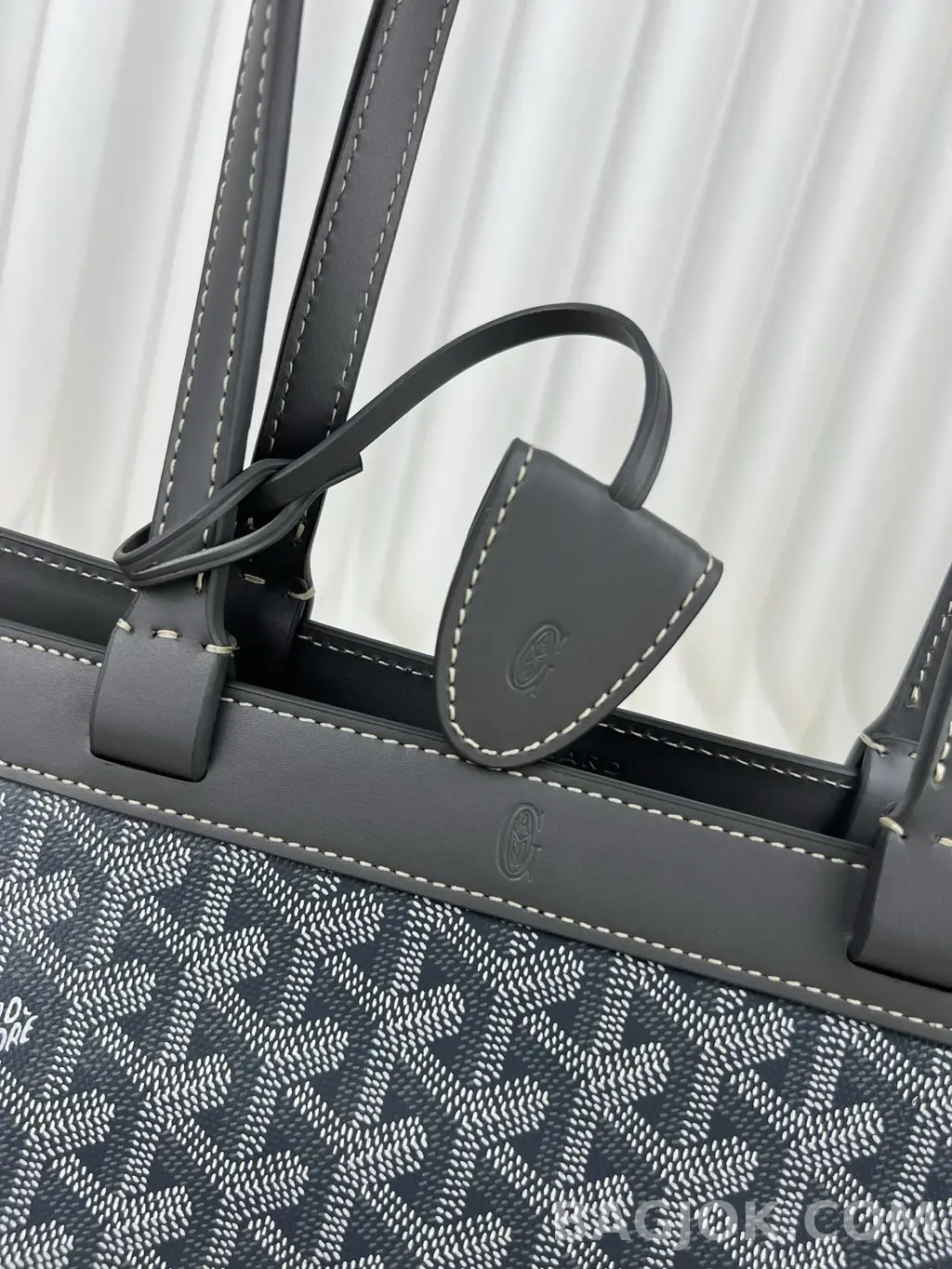 고야드 GOYARD 벨샤스 비유드 백 PM 상세 이미지