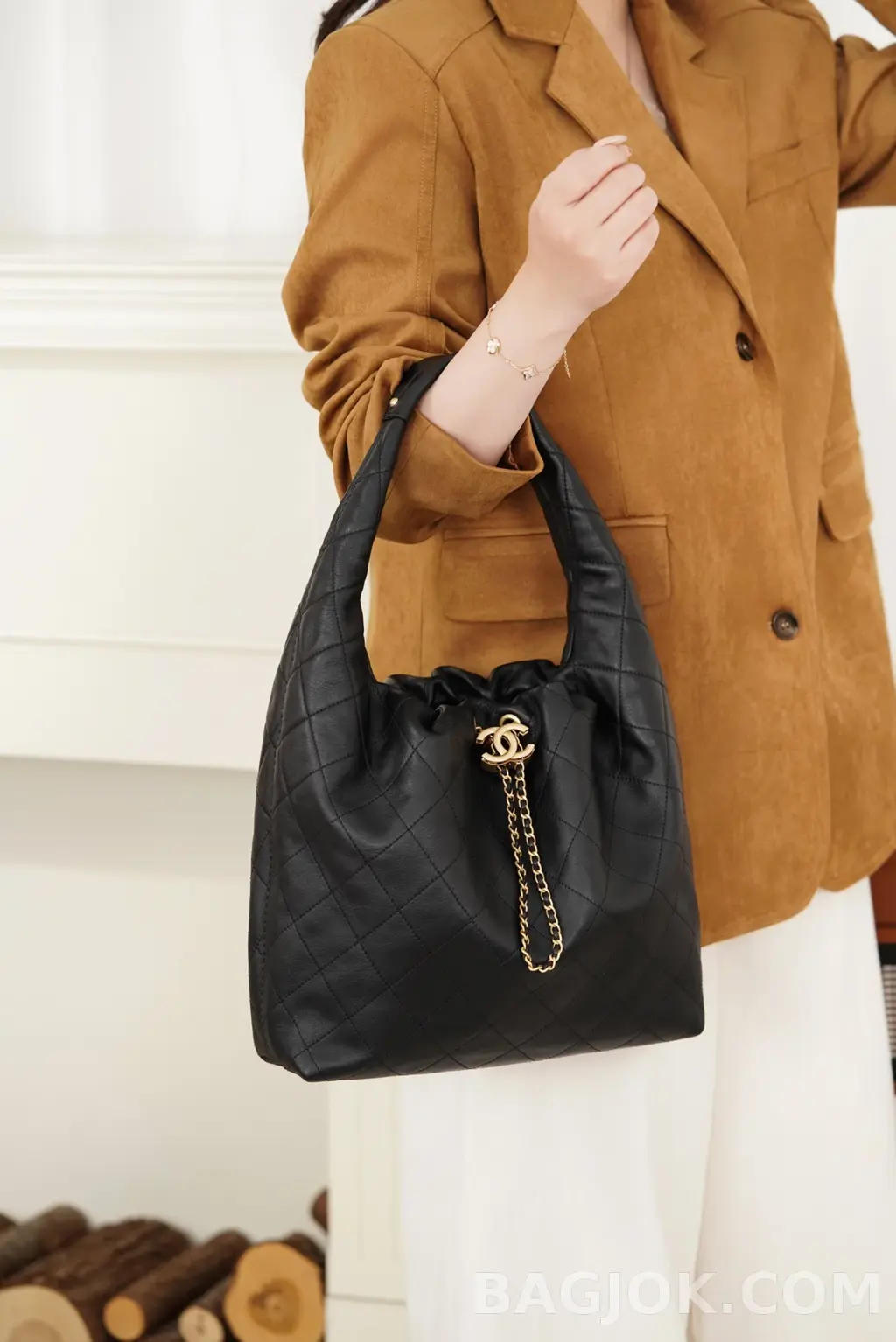 샤넬 CHANEL 크루즈 호보 라지 호보백 상세 이미지