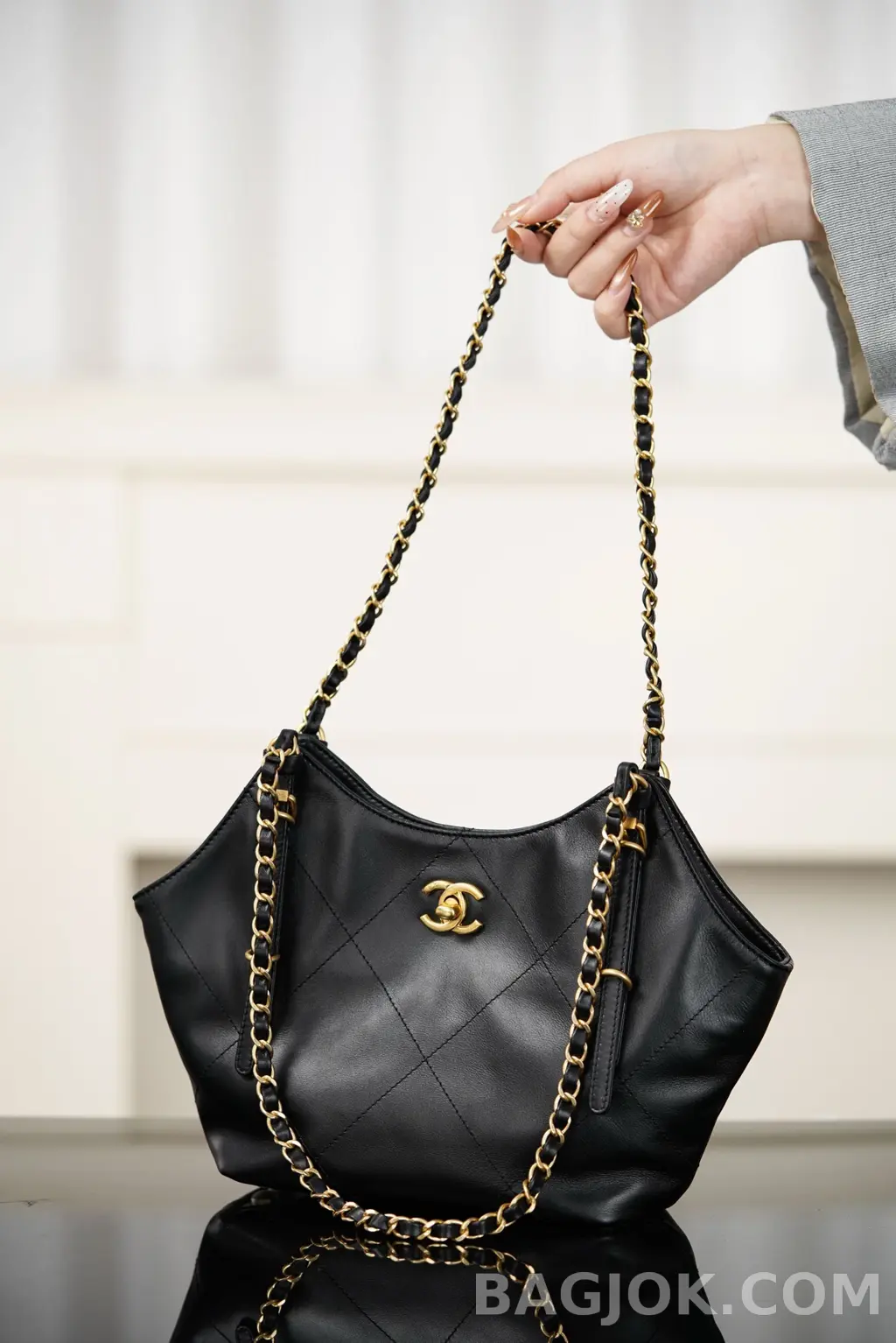 샤넬 CHANEL 25S 맥시 쇼퍼백 미니 상세 이미지