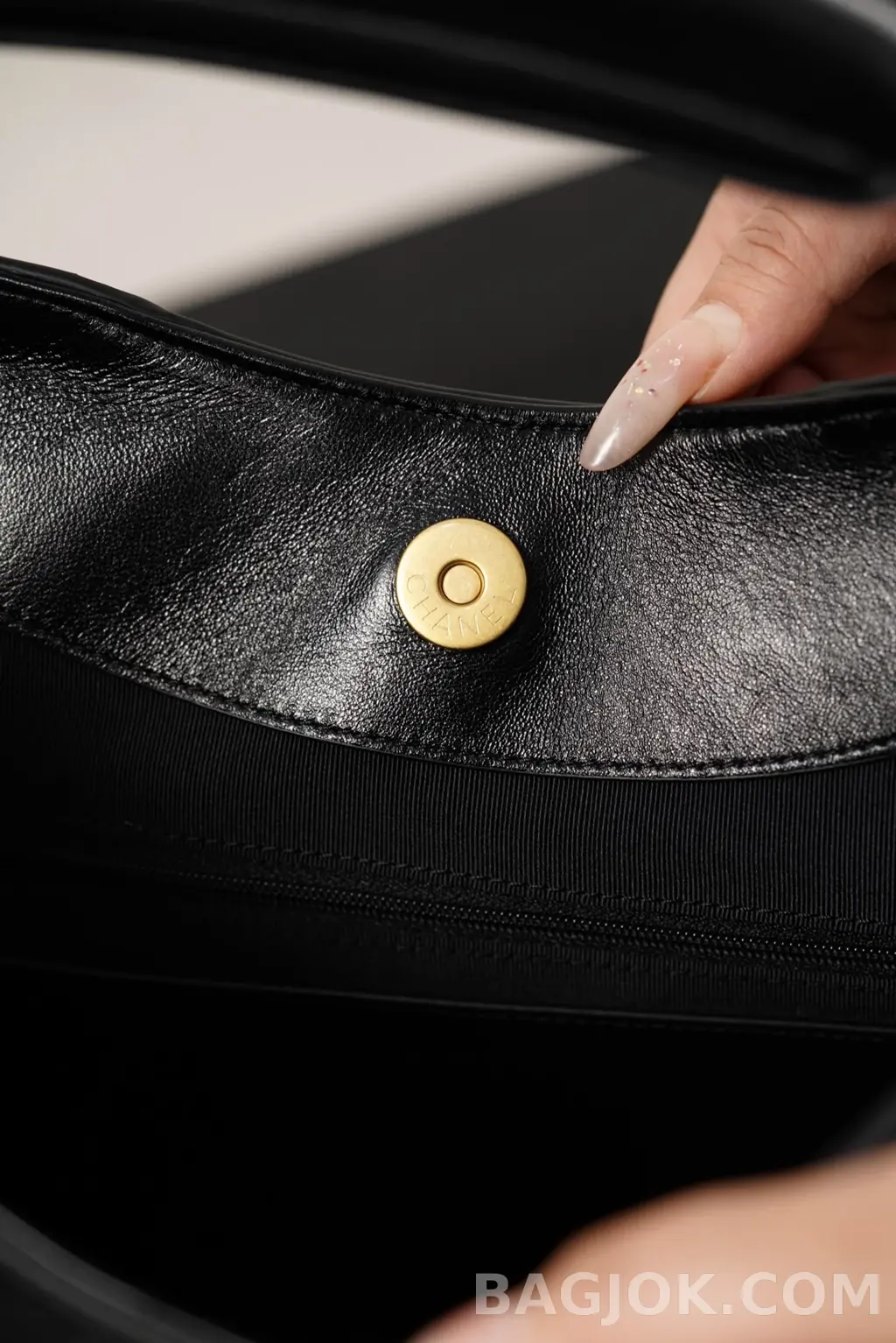 샤넬 CHANEL 26C 맥시 호보 숄더백 상세 이미지