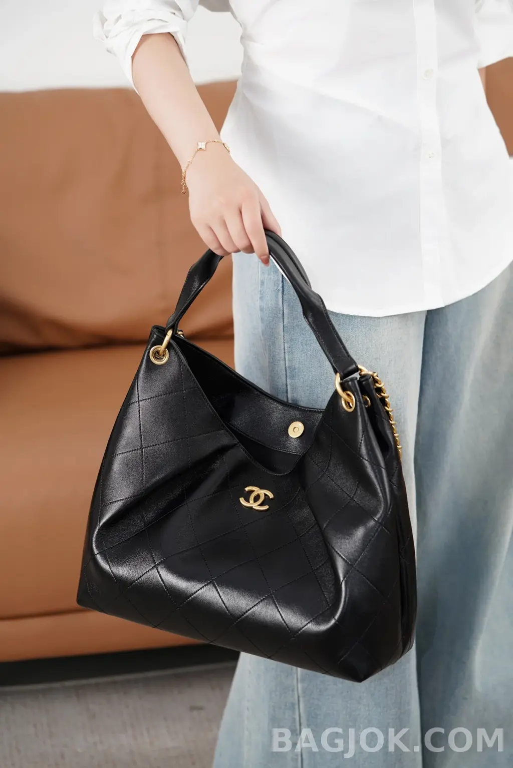 샤넬 CHANEL 26C 맥시 호보 숄더백 상세 이미지
