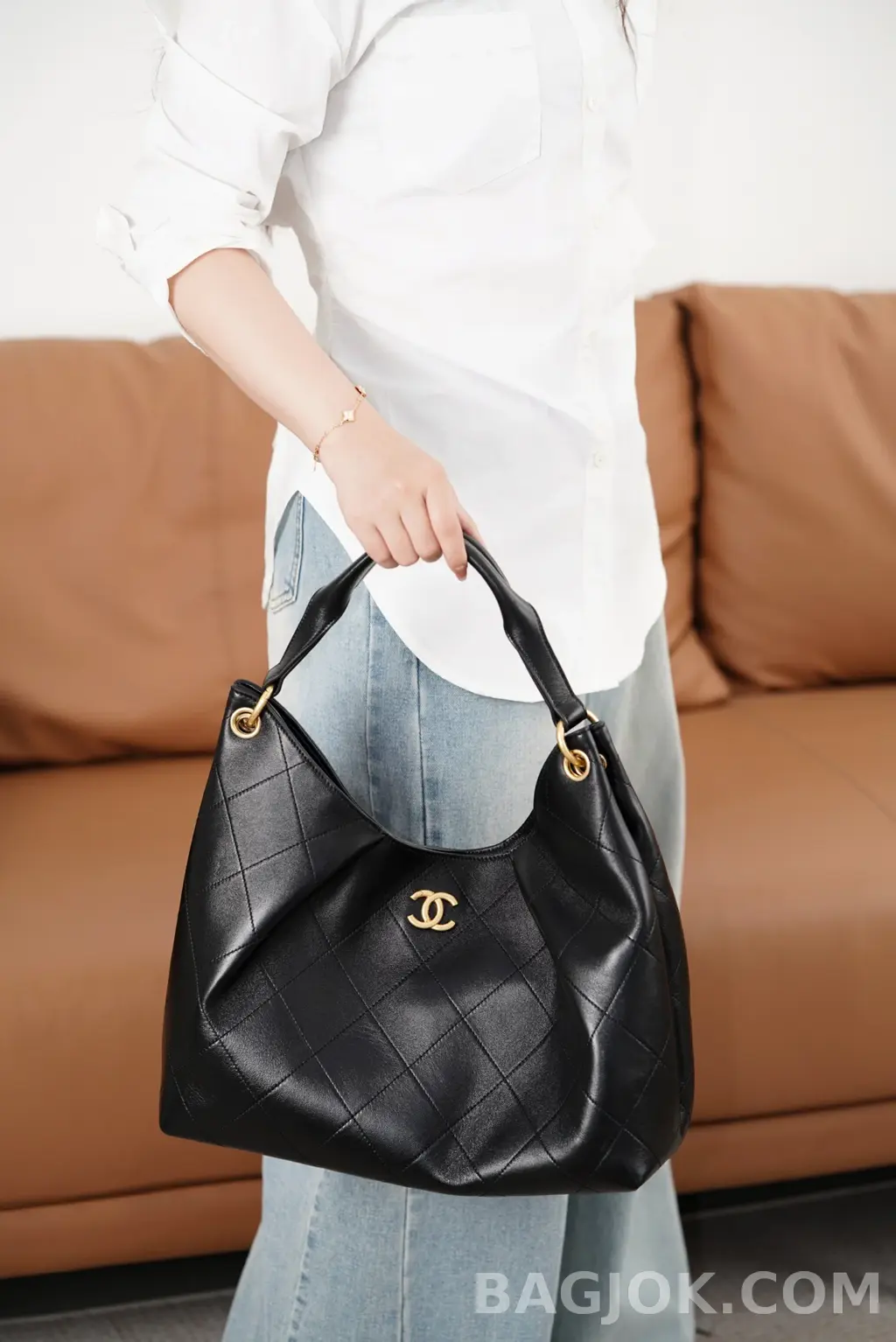 샤넬 CHANEL 26C 맥시 호보 숄더백 상세 이미지