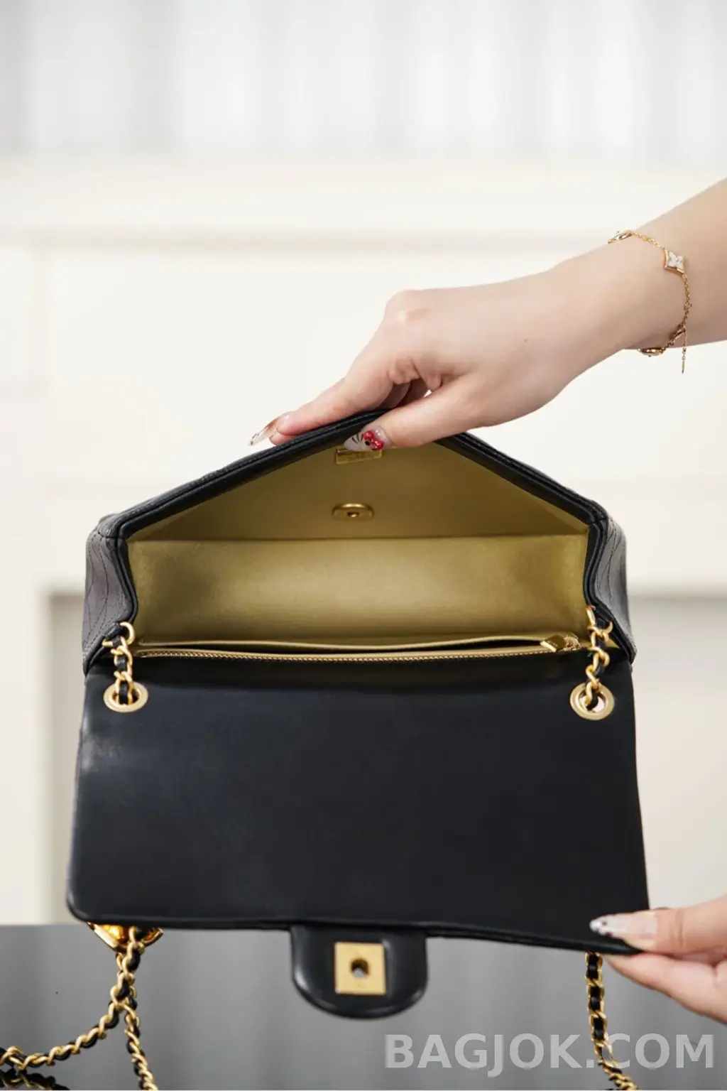 샤넬 CHANEL 25FW 플랩백 라지 상세 이미지