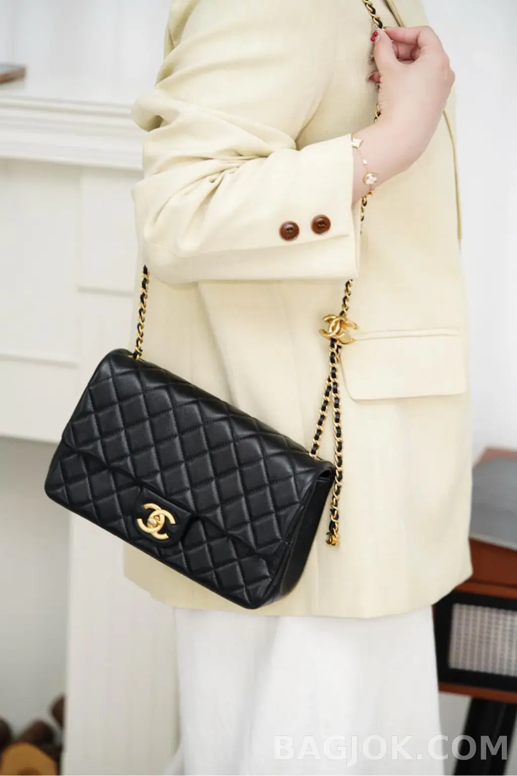 샤넬 CHANEL 25FW 플랩백 라지 상세 이미지
