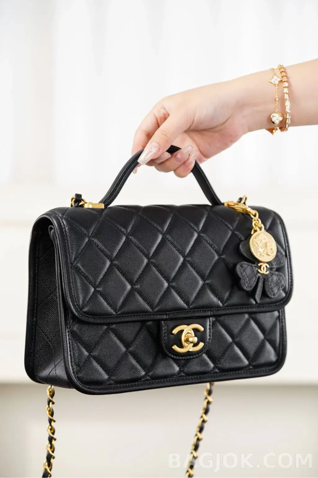 샤넬 CHANEL 25FW 탑핸들 플랩백 체인 클로버 상세 이미지