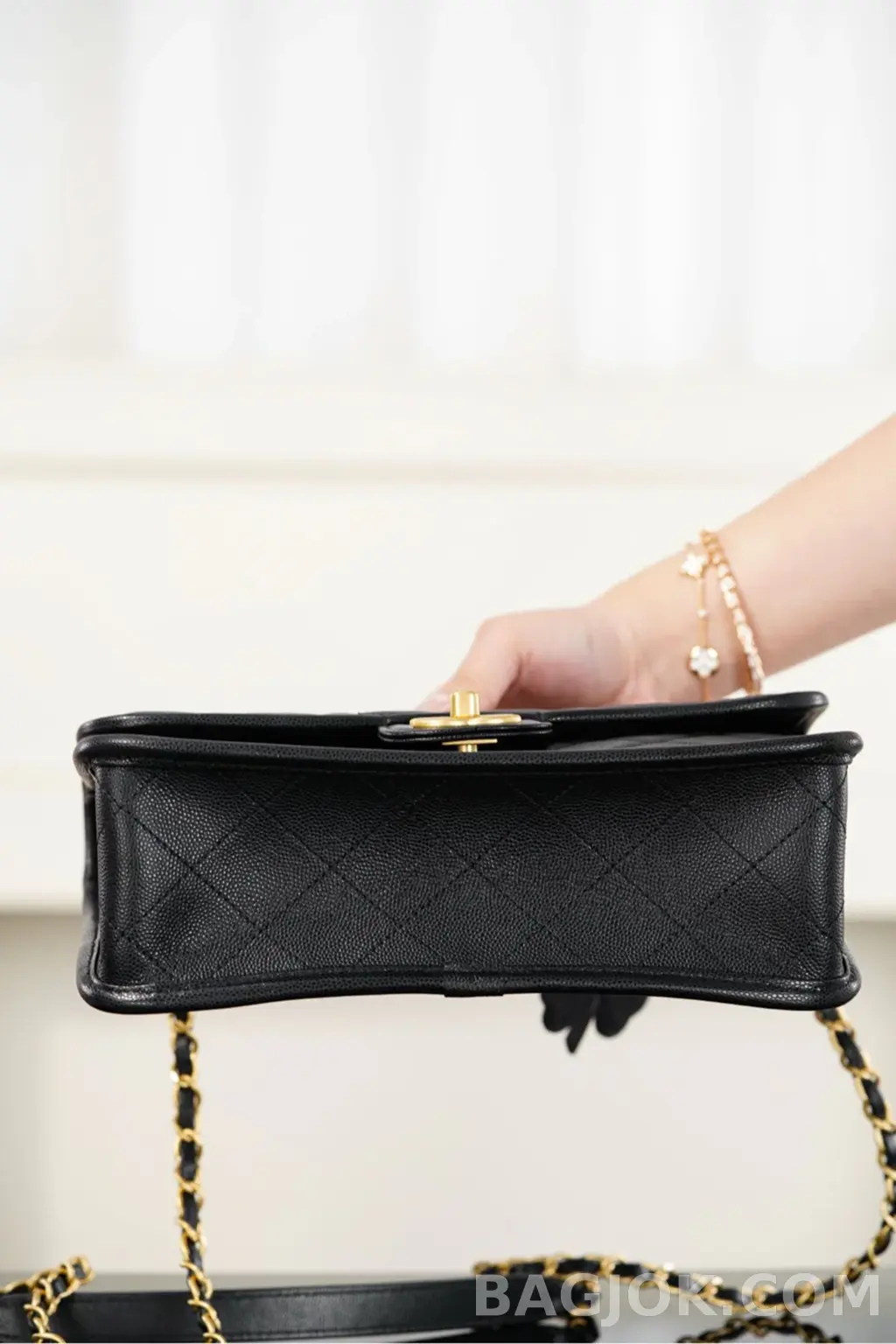 샤넬 CHANEL 25FW 탑핸들 플랩백 체인 클로버 상세 이미지