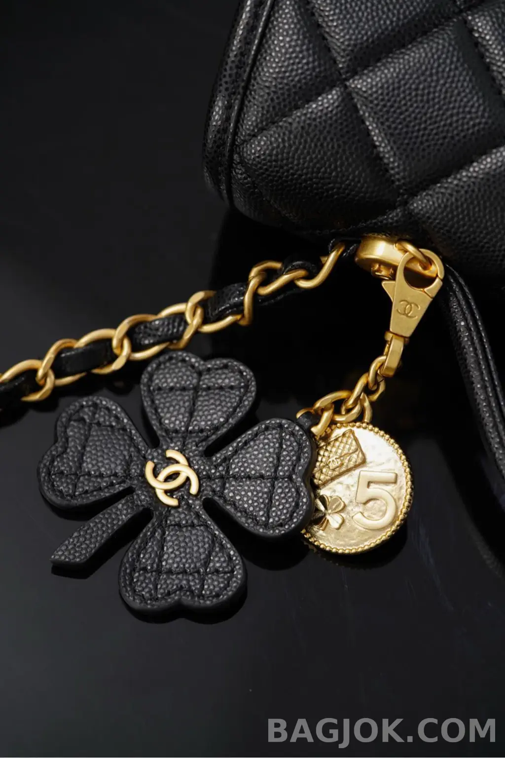 샤넬 CHANEL 25FW 탑핸들 플랩백 체인 클로버 상세 이미지