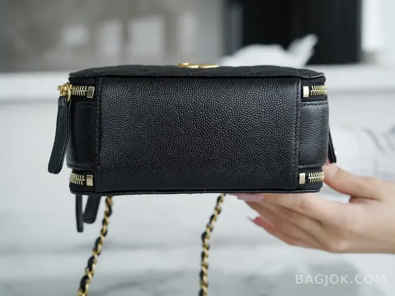 샤넬 CHANEL 프론트 포켓 탑핸들 베니티백 상세 이미지