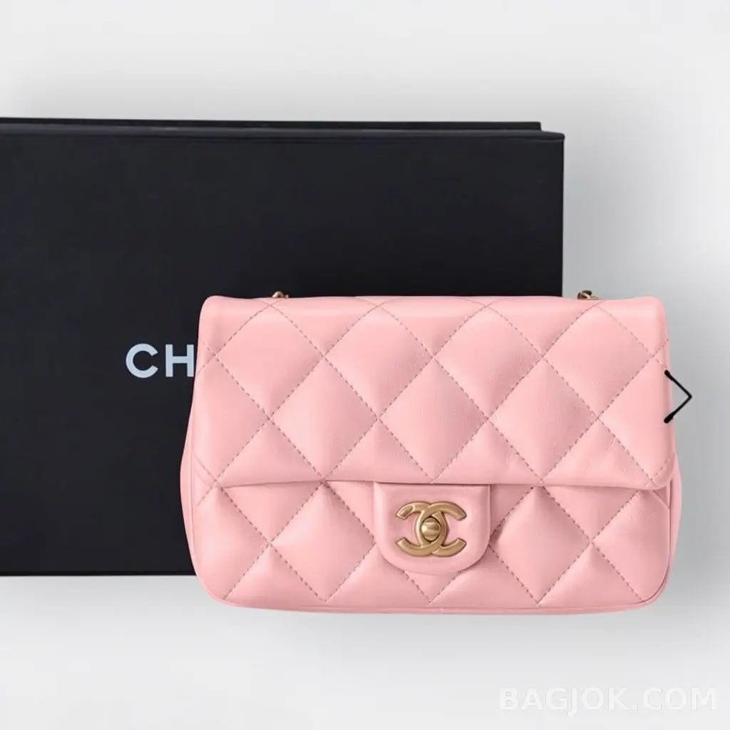 샤넬 CHANEL 23P 하트 참 체인 플랩백  상세 이미지