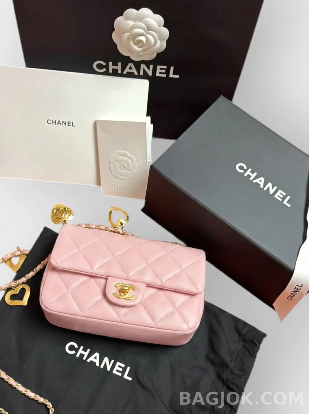 샤넬 CHANEL 23P 하트 참 체인 플랩백  상세 이미지