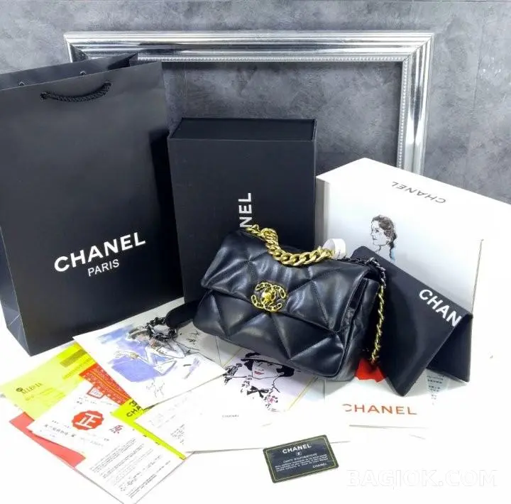 샤넬 CHANEL 19백 클래식 스몰 블랙 상세 이미지