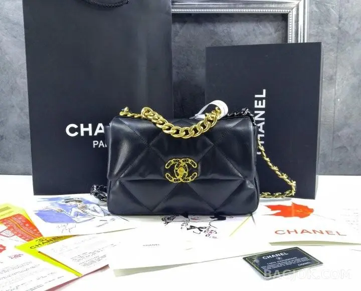 샤넬 CHANEL 19백 클래식 스몰 블랙 상세 이미지