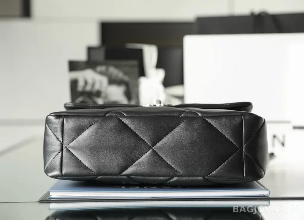 샤넬 CHANEL 19 백 라지 상세 이미지