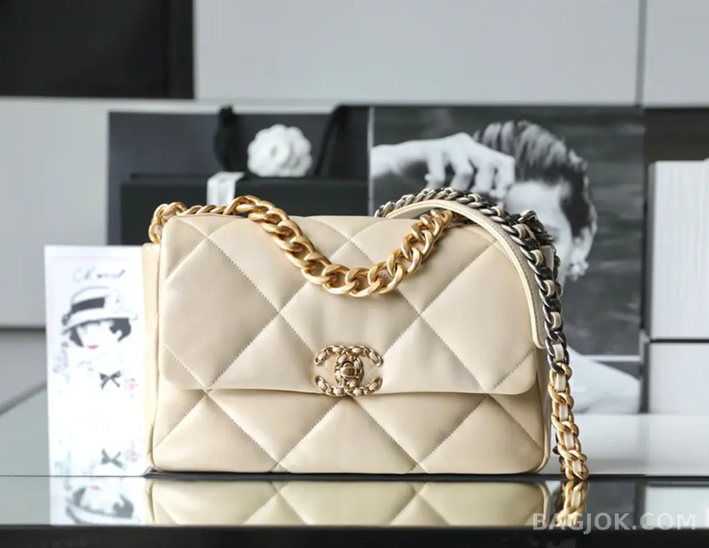 샤넬 CHANEL 19 백 라지 상세 이미지