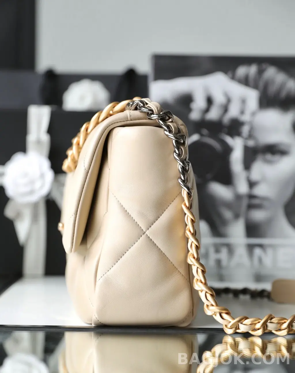 샤넬 CHANEL 19 백 라지 상세 이미지
