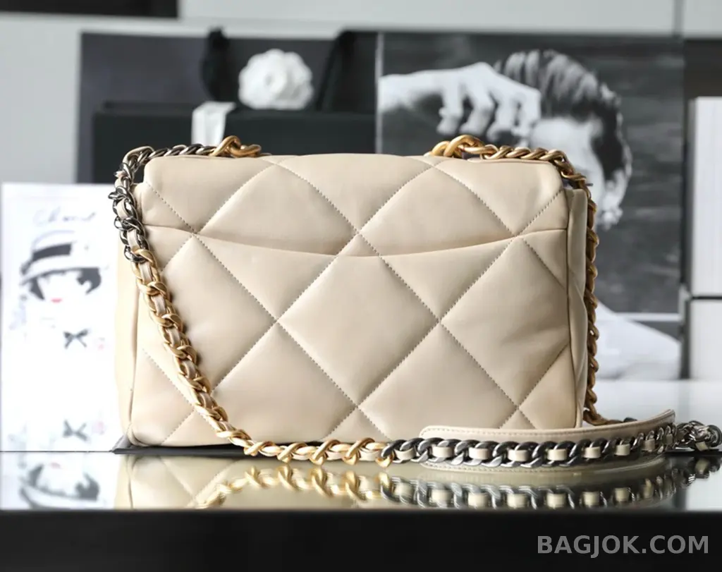 샤넬 CHANEL 19 백 라지 상세 이미지