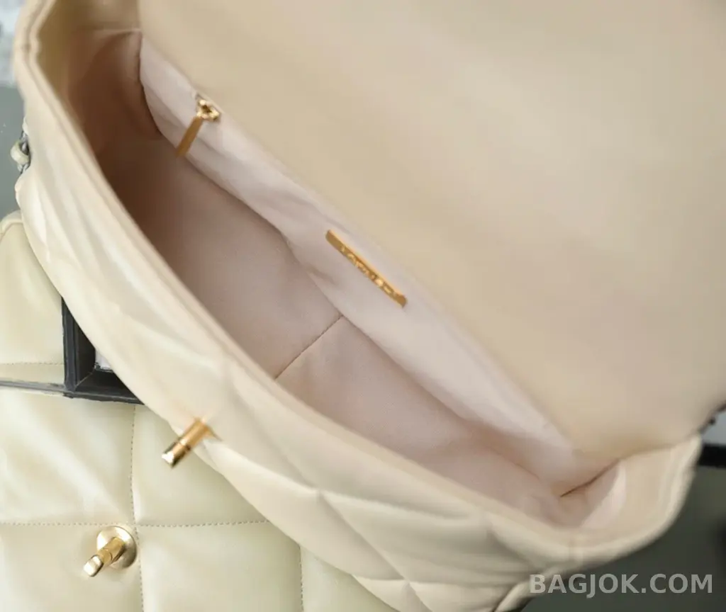 샤넬 CHANEL 19 백 라지 상세 이미지