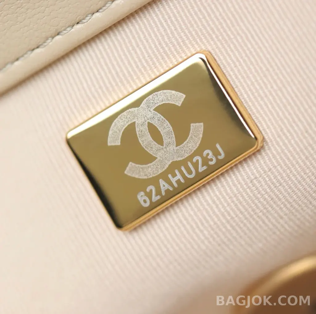 샤넬 CHANEL 19 백 라지 상세 이미지