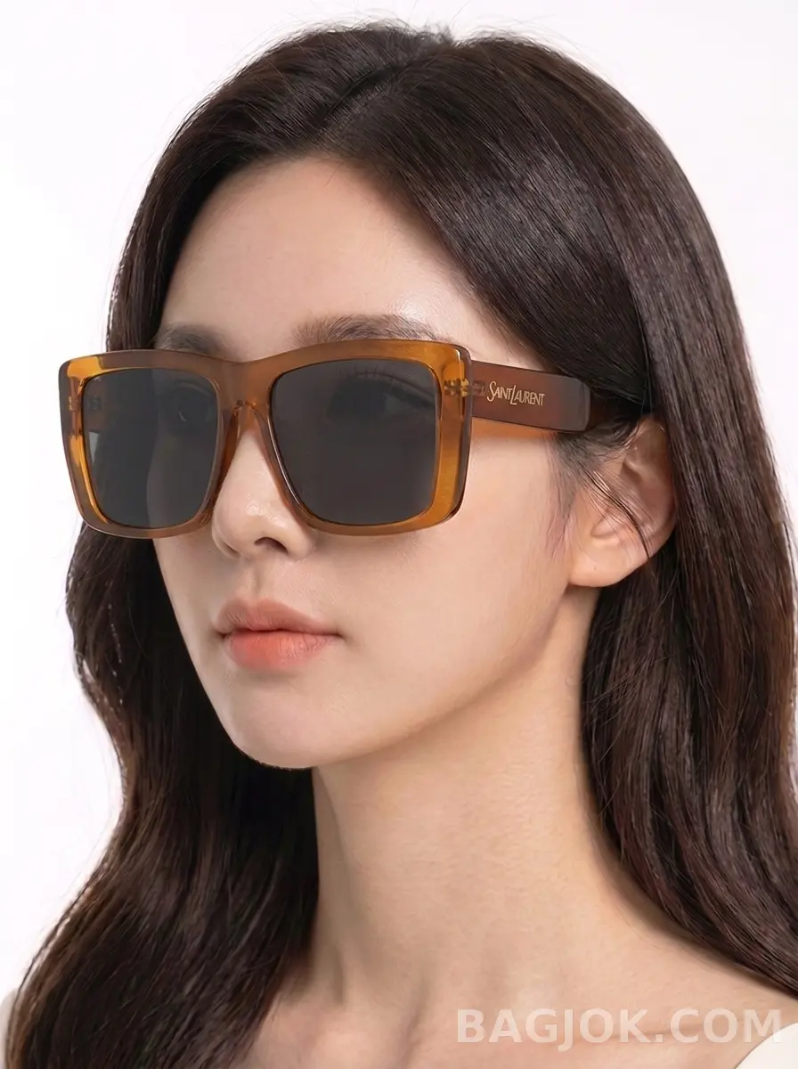 코냑 브라운