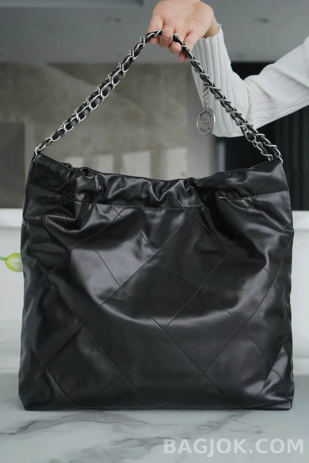 샤넬 Chanel 22백 캐비어 미디움 상세 이미지