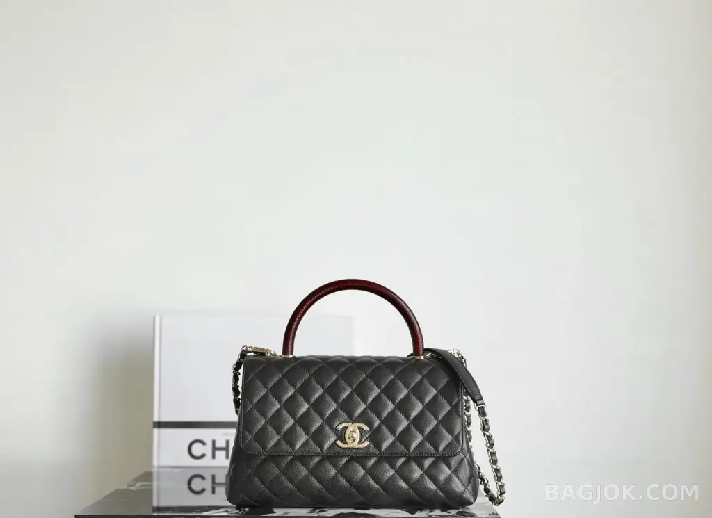 샤넬 Chanel 코코핸들 캐비어 미디움 리자드 상세 이미지