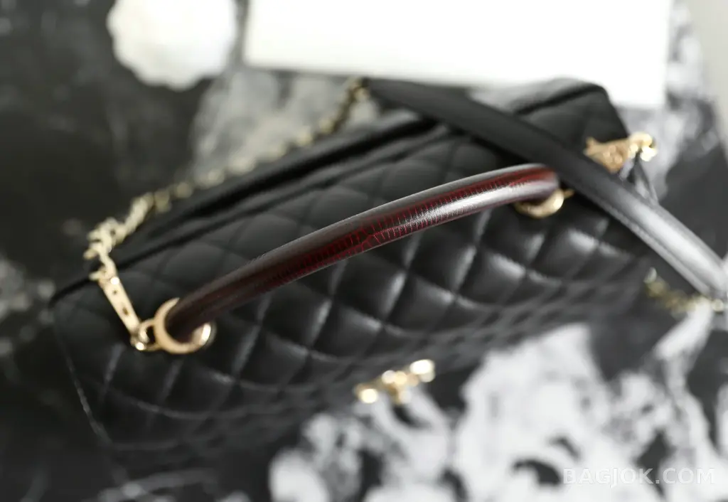 샤넬 Chanel 코코핸들 캐비어 미디움 리자드 상세 이미지