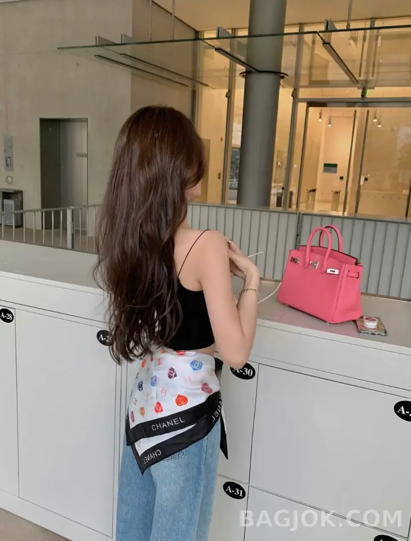 샤넬 샤넬 스퀘어 스카프 에크루 블랙 상세 이미지