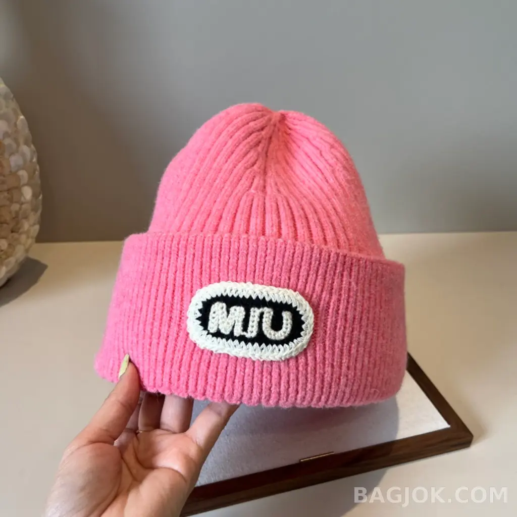 미우미우 미우미우(Miu Miu) 엠브로이더리 니트 비니 상세 이미지