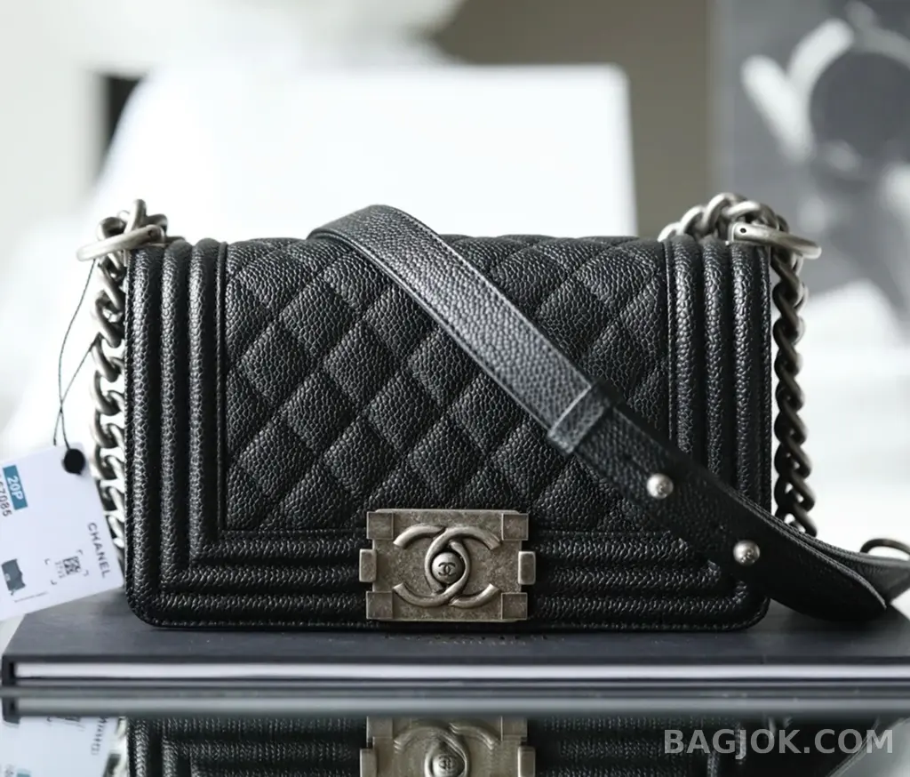 샤넬 Chanel 보이백 캐비어 스몰 상세 이미지