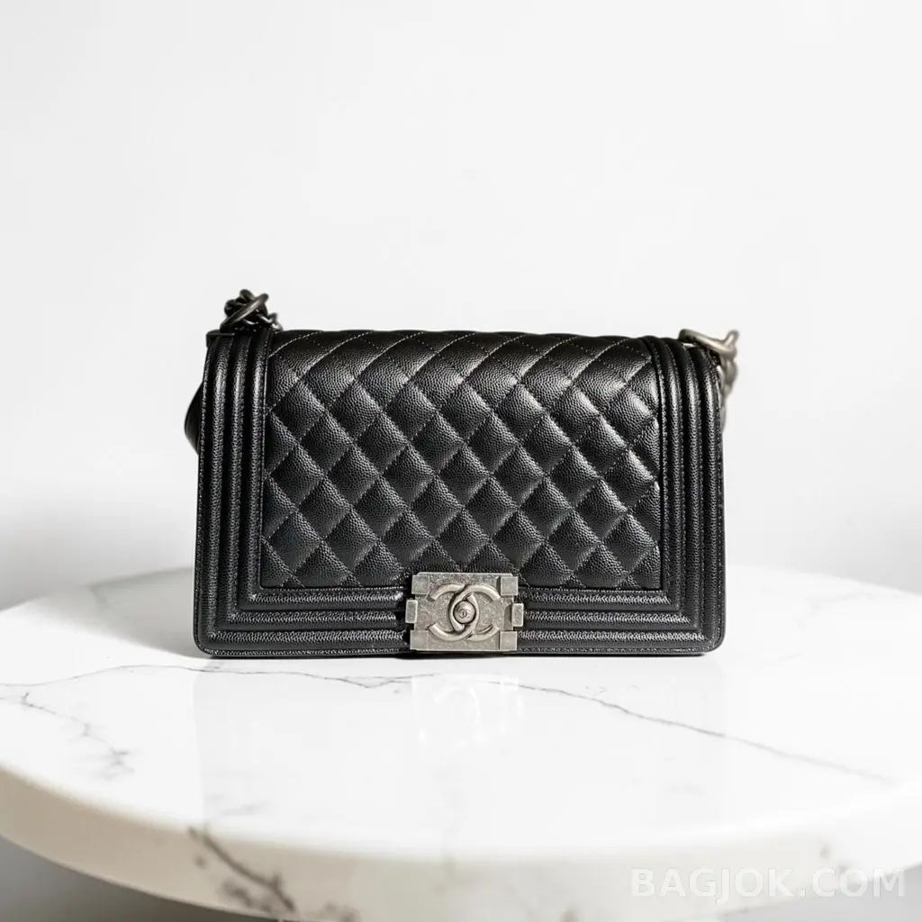 샤넬 Chanel 보이백 캐비어 미디움 상세 이미지
