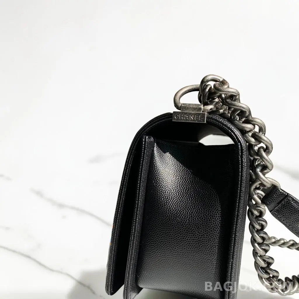 샤넬 Chanel 보이백 캐비어 미디움 상세 이미지