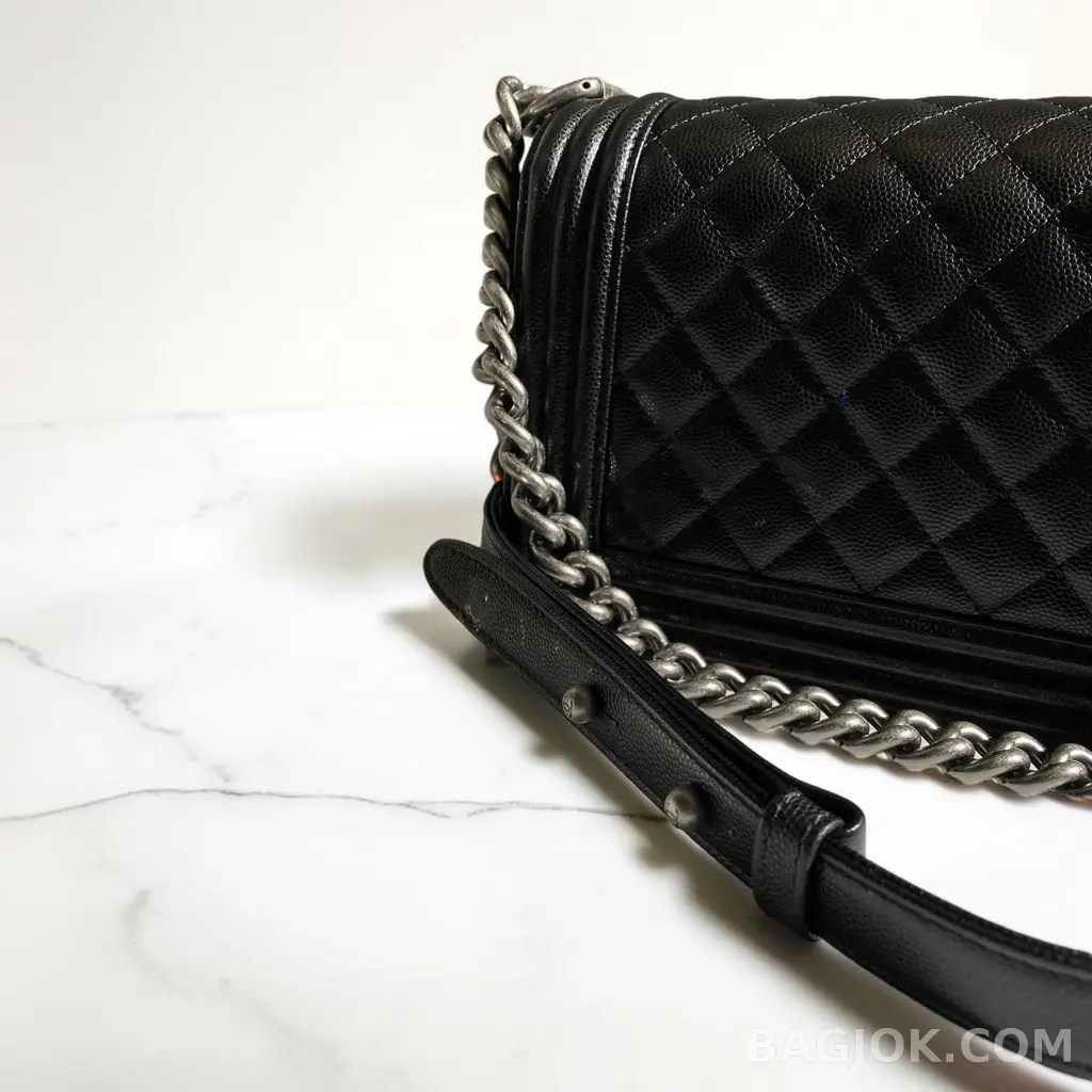 샤넬 Chanel 보이백 캐비어 미디움 상세 이미지